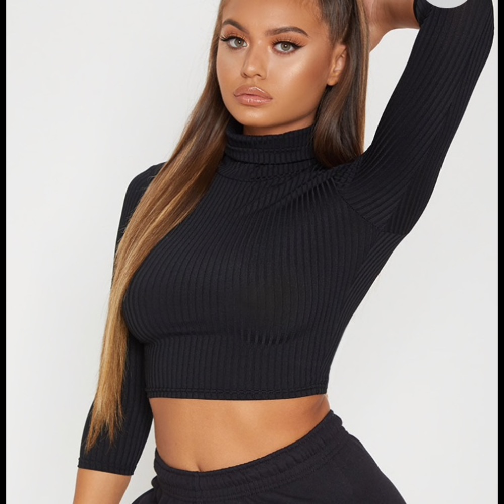 Prettylittlethings long sleeve ribbed crop top